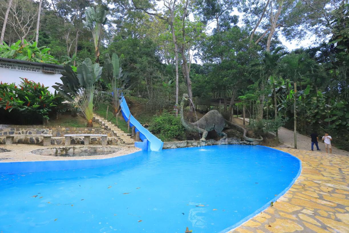 Puerto Cortés no solo es playa, también pueden disfrutar de balnearios que están en la zona montañosa del municipio.
