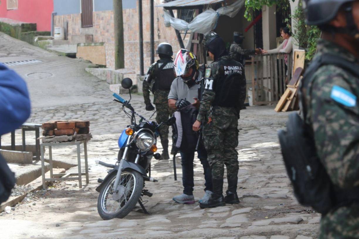 El militar fallecido fue identificado como Darwin Rolando Lobo Lobo.