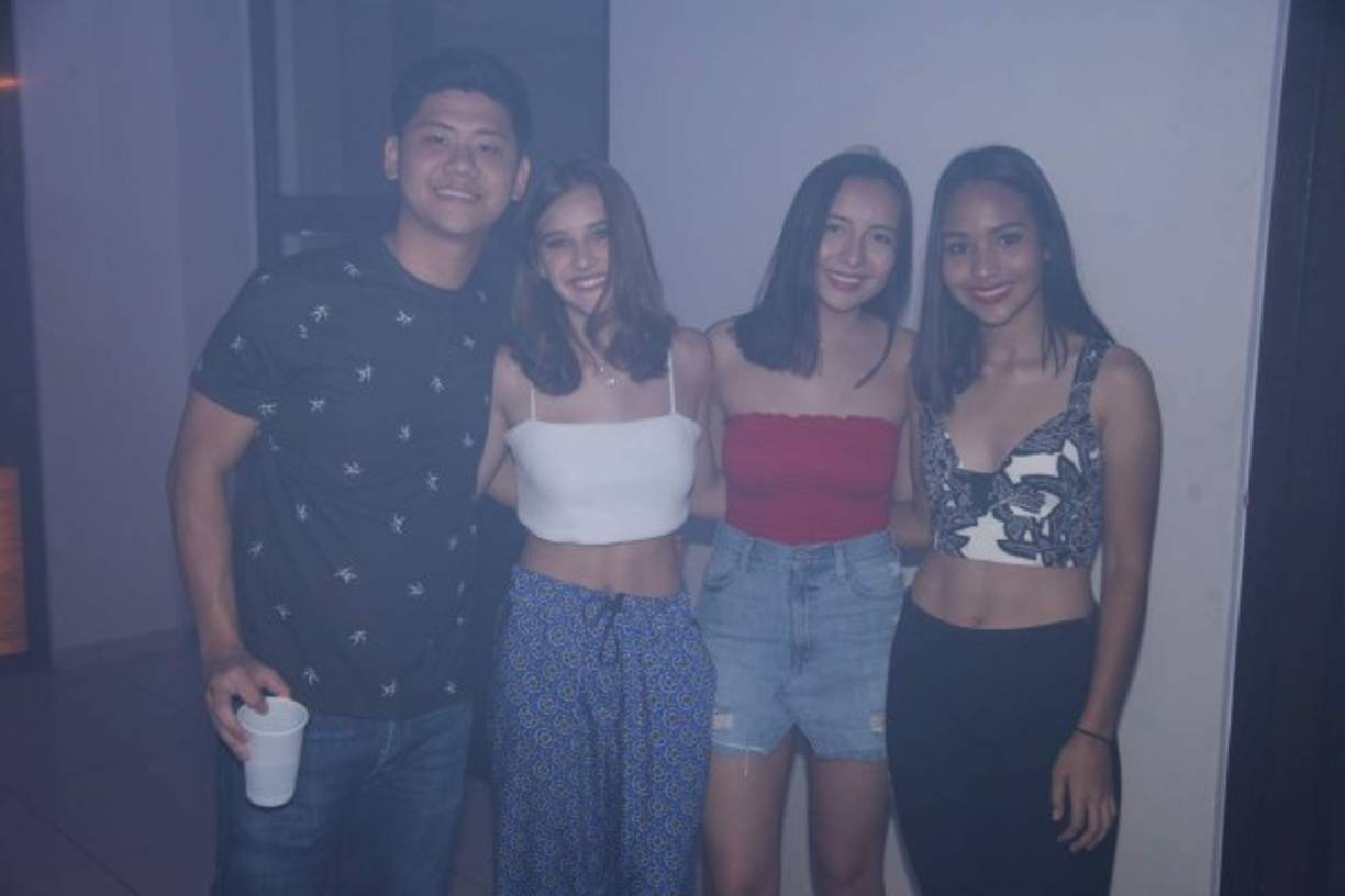 Johny Choi, Elysa Berkele, Isabela Andara y Gretel Palma.