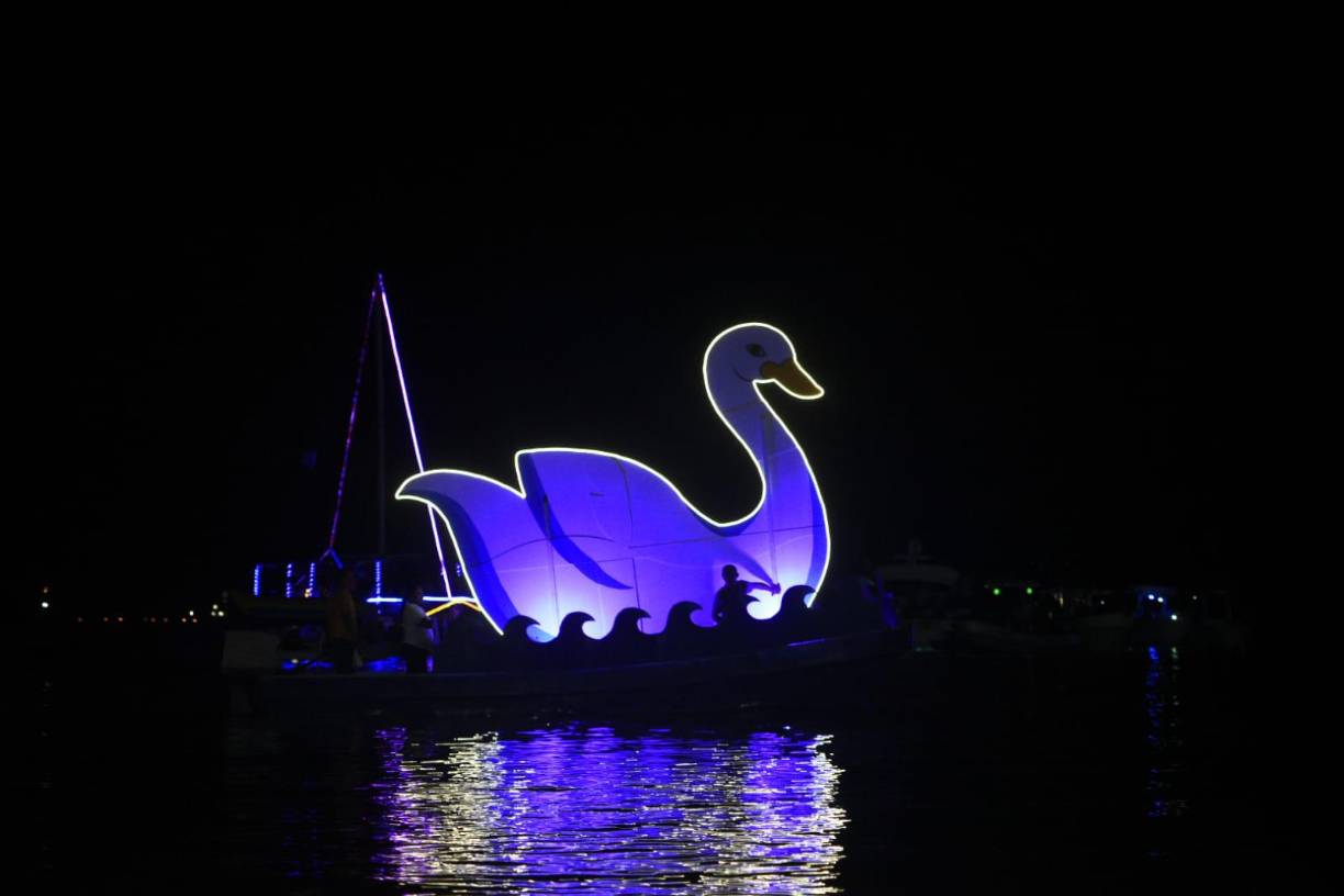Puerto Cortés vibró con góndolas y show de luces