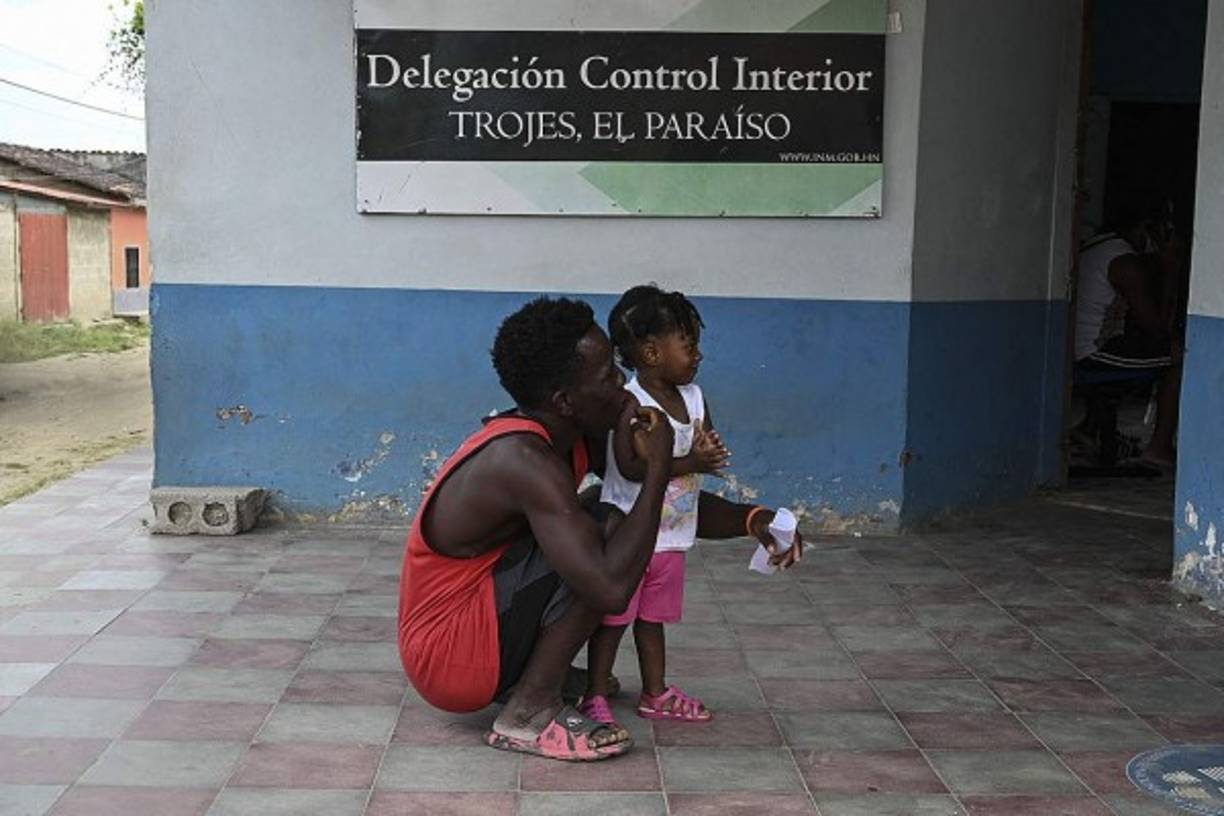 Honduras incrementó sustancialmente el resguardo con agentes fronterizos. Incluso, en el país se prolifera la actividad criminal de tráfico de personas, especialmente en Choluteca y El Paraíso.