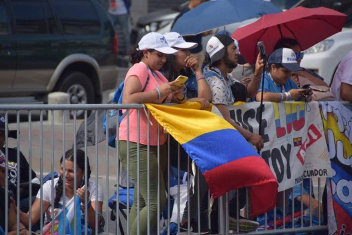 “La voz del Papa Francisco puede ser el origen de cambios, de generar conciencia en nuestros gobiernos porque la situación migratoria de El Salvador es difícil, como nunca antes se había visto”, dijo Edwin Valiente, un estudiante de arquitectura de 28 años que llegó desde El Salvador para la visita de Francisco.<br/><br/>