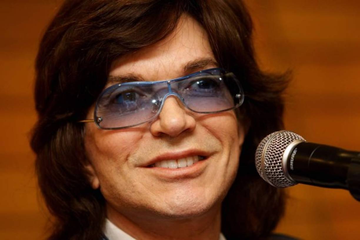 Pese a ser operado, no sanó bien. Durante un tiempo y aunque el dolor le impedía moverse con naturalidad, al menos podía caminar, aunque ahora está inmovilizado.