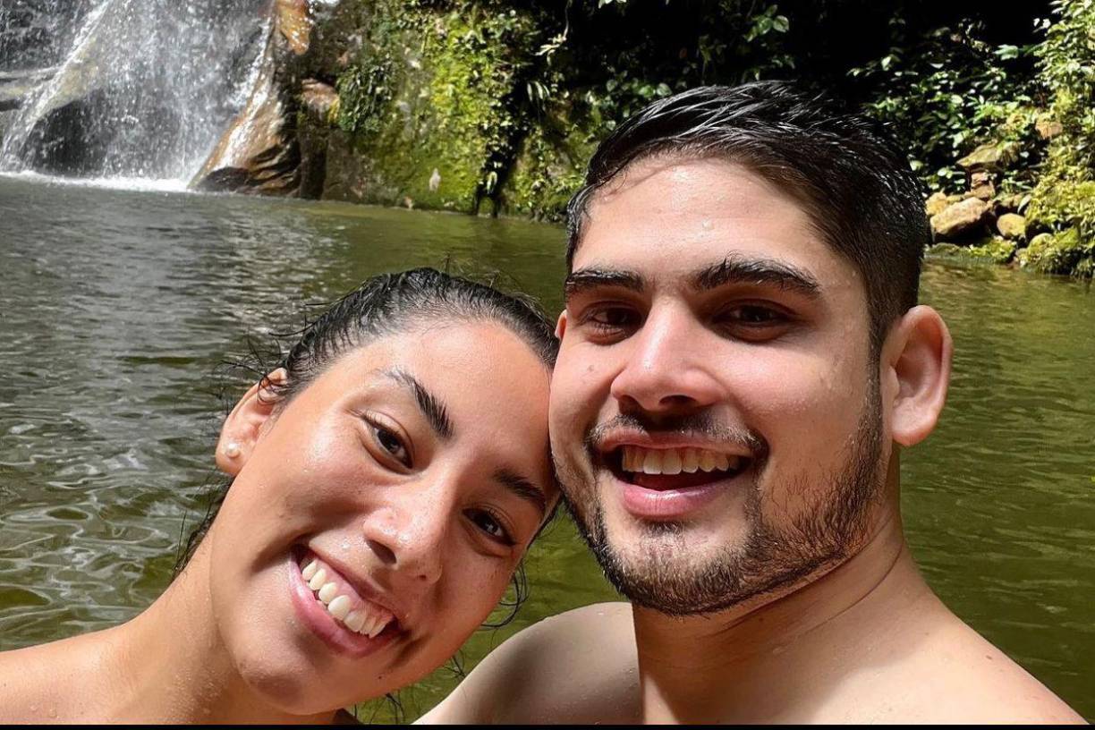 Fue allí en el mundo digital donde vieron la oportunidad de encontrarse, mundo diferente al que habían compartido en el seminario. Tomás invitó a salir a Massiel, ella aceptó y después de varios encuentros decidieron darle la oportunidad al amor.