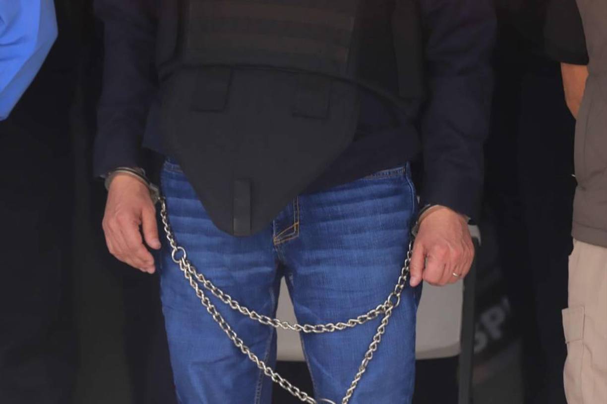 Hernández fue capturado el 15 de febrero de 2022 en su domicilio, en Tegucigalpa, y extraditado el 21 de abril de ese mismo año a Estados Unidos, país que lo acusa de tres cargos asociados al narcotráfico y uso de armas para introducir droga a ese país. Se espera que mañana comience el juicio. EFE