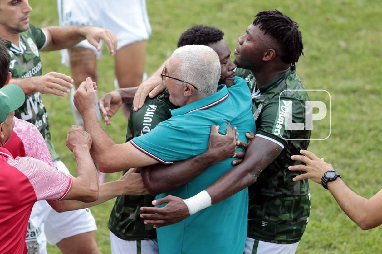 Mientras en el Yankel, Manuel Keosseián celebrara con Clayvin Zúniga su gol para el 1-0 ante la UPN.