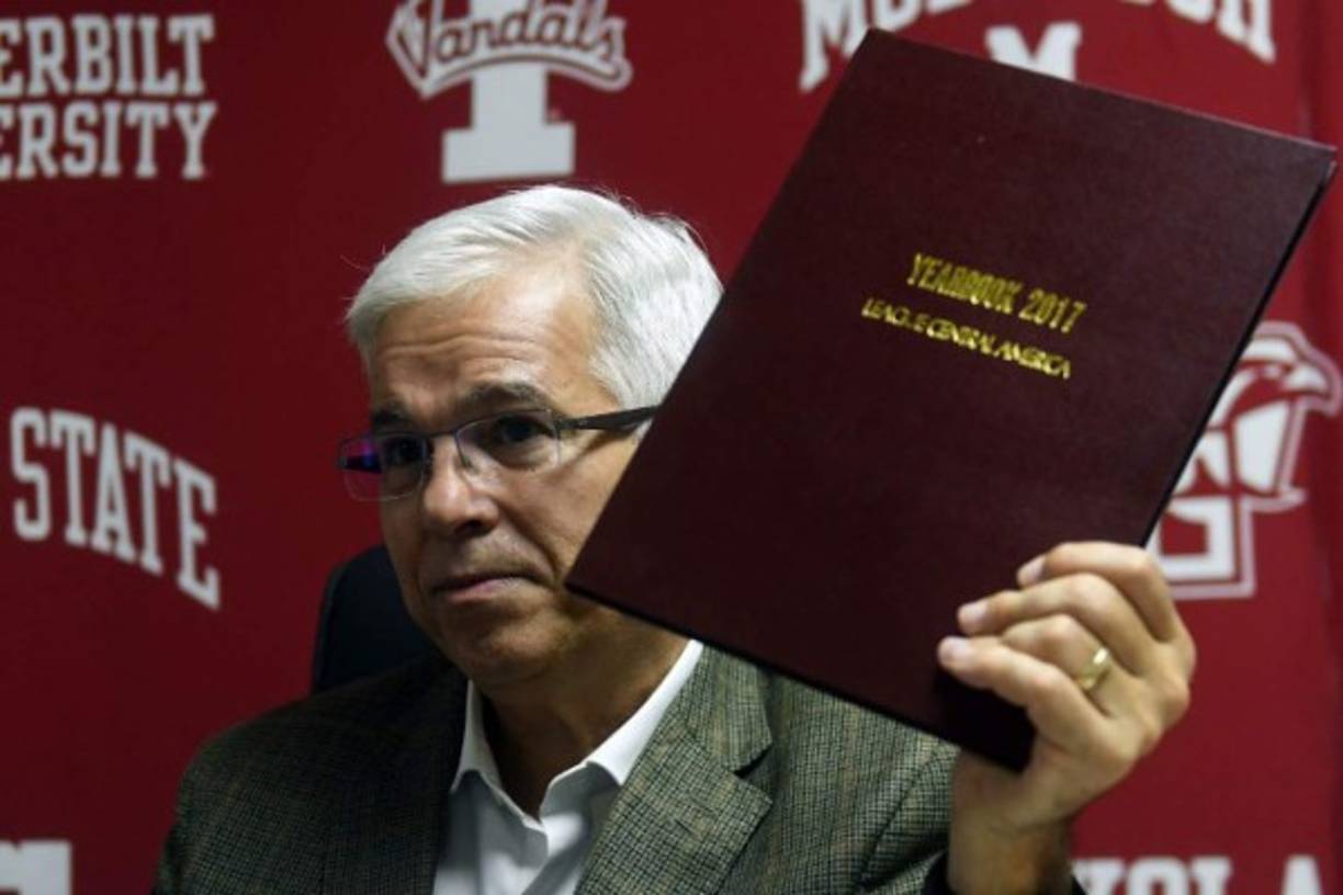 Detrás de la llegada de los expandilleros a Leage Central América está el salvadoreño-estadounidense Rodrigo Bolaños, un ingeniero industrial de 59 años.<br/><br/>'Me metí a trabajar con la gente (pandilleros) más de cerca cuando comprendí el caos que tienen en sus vidas, y el resultado de ayudarles es sorprendente', reflexiona.