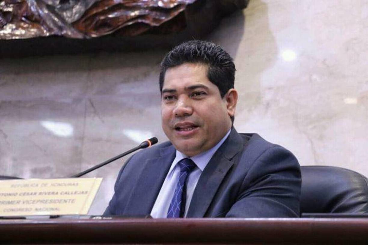 El nacionalista Walter Chávez, de El Paraíso, llegó dos veces a sesión legislativa.