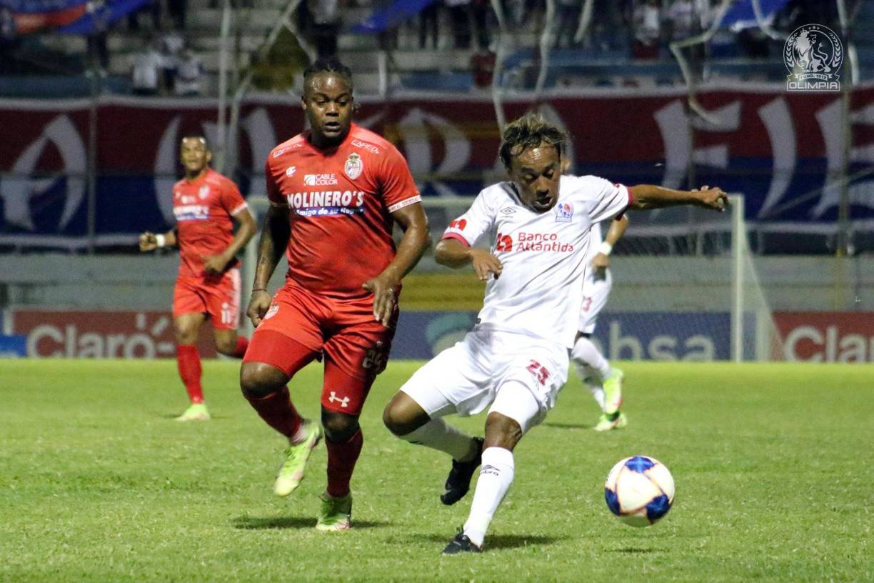 Javier Portillo, a sus 40 años, empezó el torneo como titular en el Olimpia.