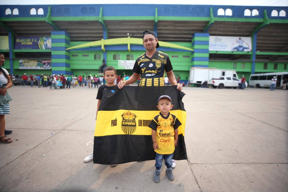 Elpidio Pavón, olanchano y aficionado del Real España dij presente para ver a su equipo.