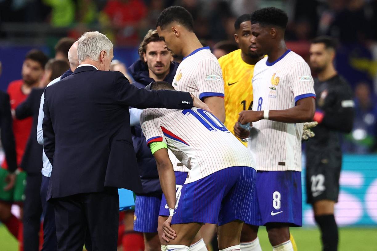 El motivo fue porque el francés no soportó el dolor en su nariz ante el golpe que recibió.