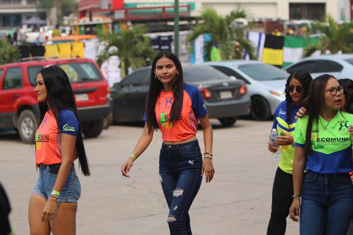 Así se vivió el ambiente en las afueras del estadio.