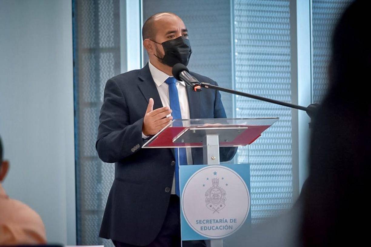 Incluso, hay diputados del oficialista partido Libertad y Refundación (Libre) que han pedido la destitución de Sponda, sin embargo, la presidenta Xiomara Castro ha decidido mantenerlo en el cargo. 