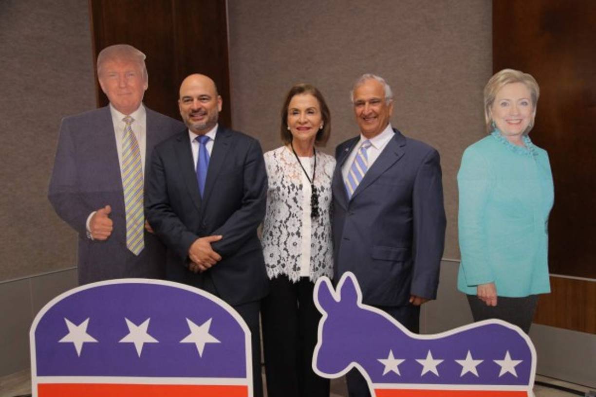 Michael, Gloria y Michel Hawit.