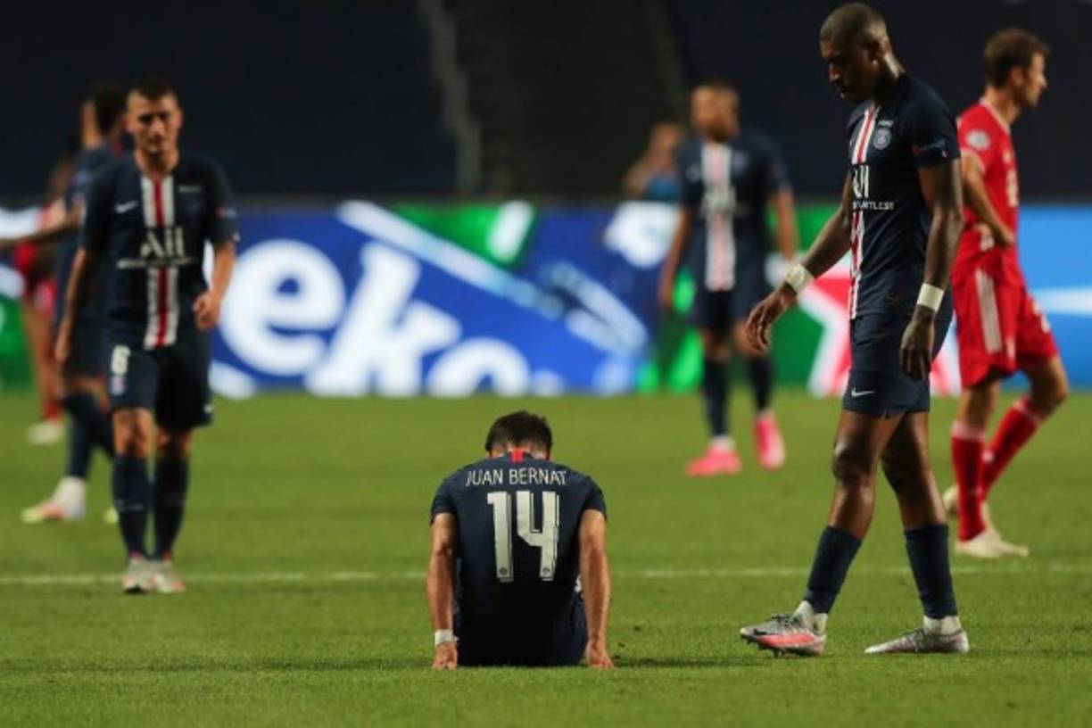 La plantilla del PSG lució triste tras dejar escapar la oportunidad de ganar por primera vez en su historia la Champions.