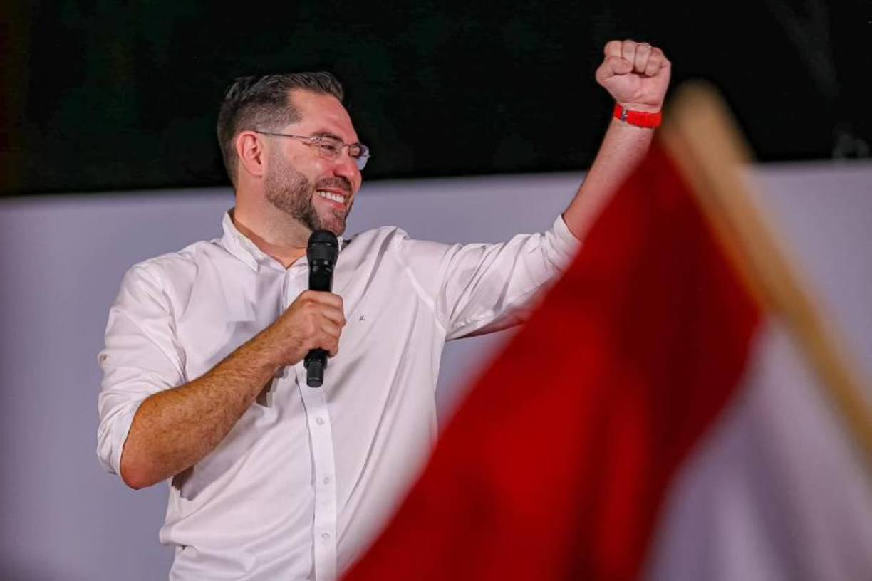 El precandidato presidencial del <b>Partido Liberal (PL)</b>, Jorge Cálix, hizo un enfático llamado a la <b>unidad interna</b> de su partido de cara a las elecciones primarias, instando a garantizar un proceso <b>transparente y cohesionado</b>. 