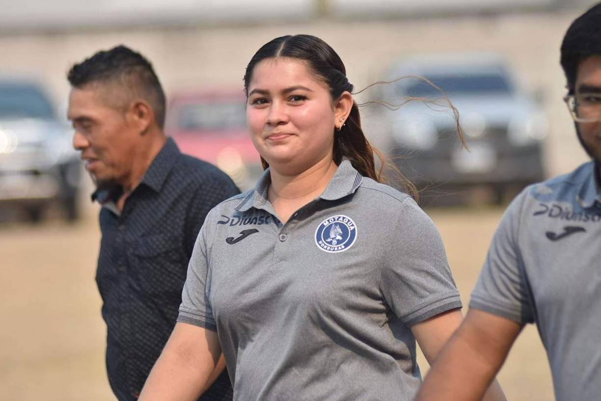Ambiente y lindas chicas: así se vivió la jornada 17 del Clausura