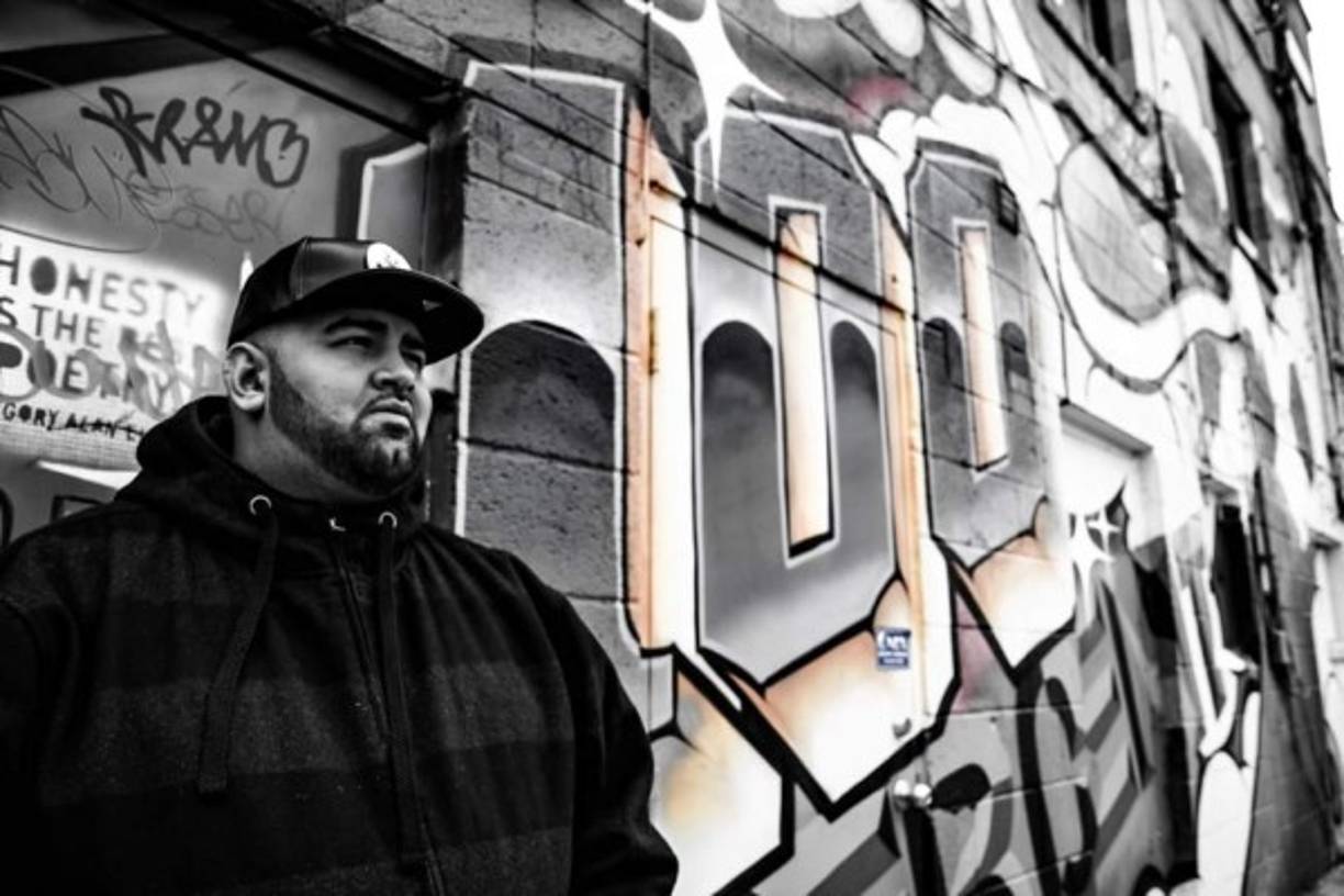 Stephan Ordoñez desde niño quería ser parte de algo importante, siempre le gustó el mundo del espectáculo quería actuar, ser cantante o pintor.