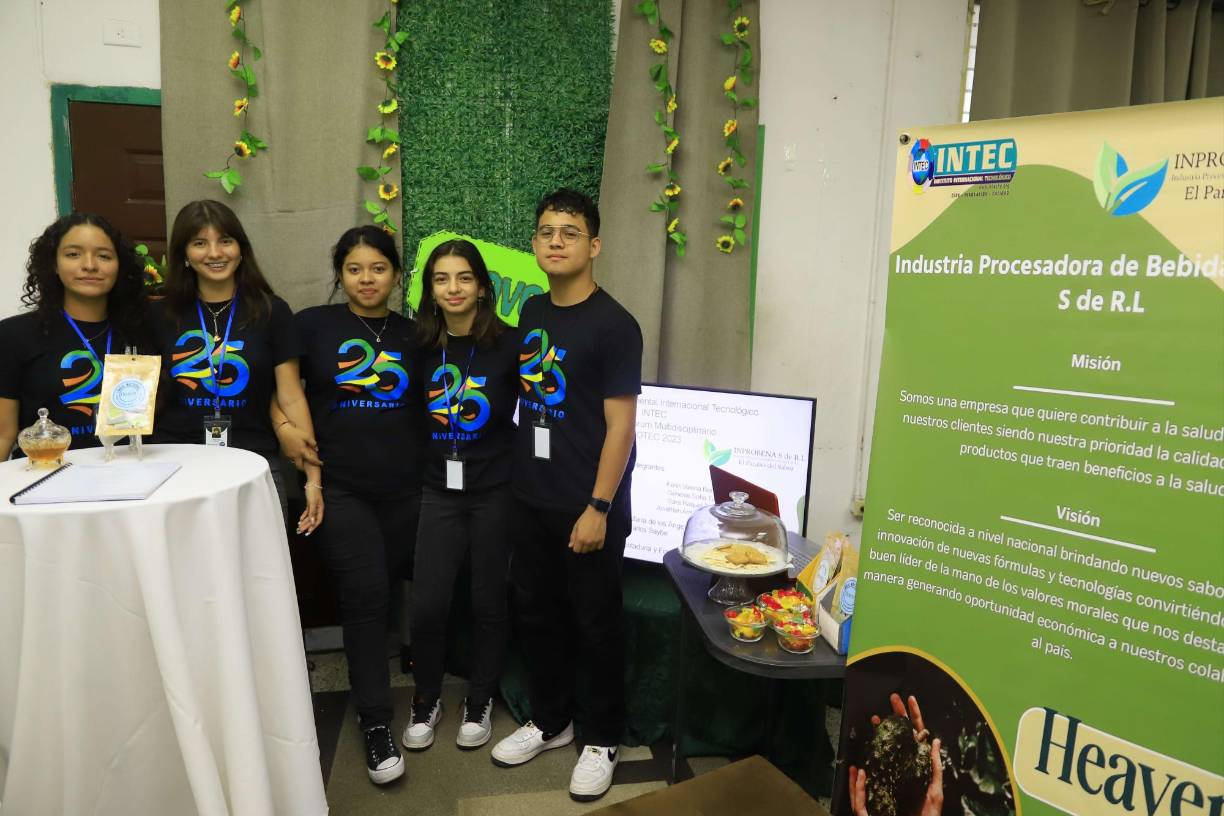 Esta actividad promueve la colaboración y el trabajo en equipo entre los estudiantes. A través de proyectos conjuntos, los participantes aprenden a comunicarse, compartir conocimientos y potenciar sus habilidades individuales. 