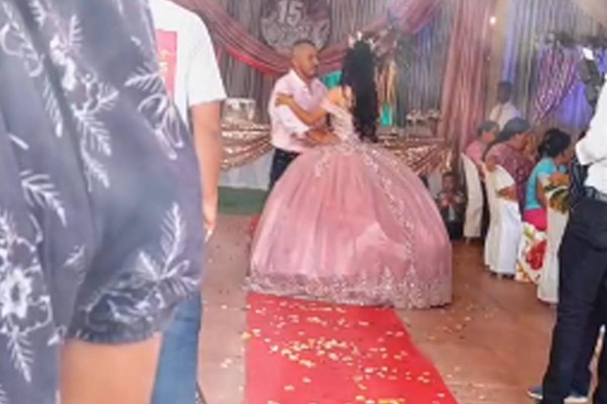 Los bomberos confirmaron que la adolescente falleció debido a una descarga eléctrica al tocar accidentalmente cables de alta tensión.