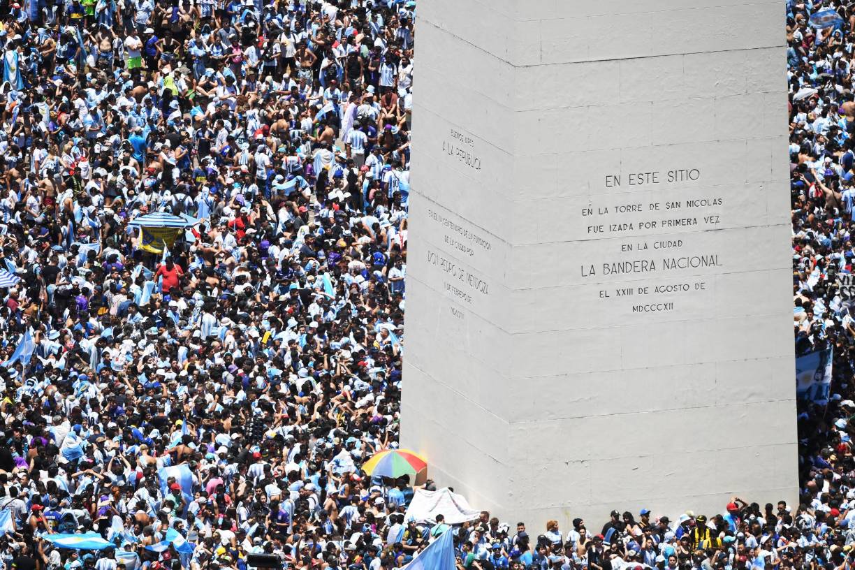 Debido al caos del público, se evitaría el Obelisco ante la aglomeración de personas.