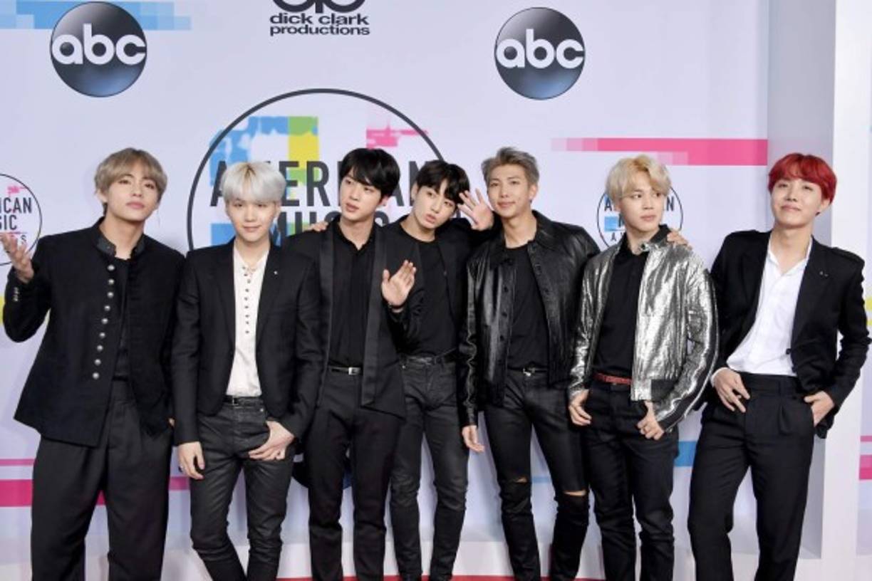 El grupo BTS hace su debut oficial esta noche en la importante ceremonia que premia lo mejor de la música en los Estados Unidos.