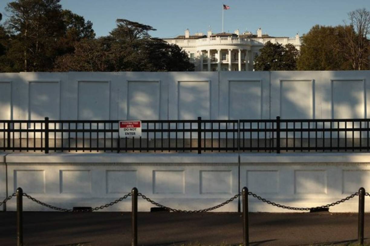 La policía de la capital anunció el cierre de calles en una amplia zona alrededor de la Casa Blanca el 3 y 4 de noviembre.