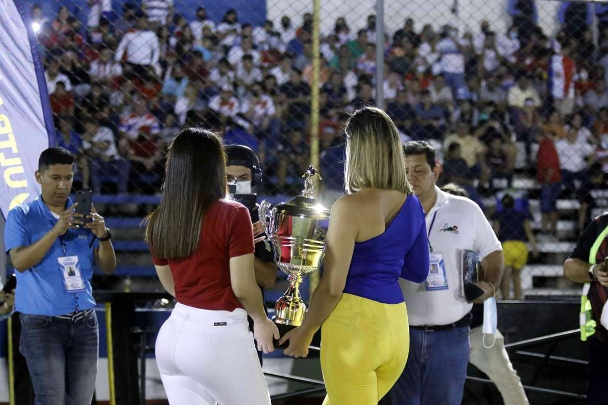 Ambientazo y lindas chicas en la final Real Juventud-Juticalpa FC