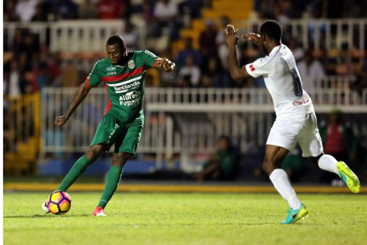 Con este disparo de derecha, el colombiano Yustin Arboleda le dio el triunfo al Marathón contra el Olimpia.