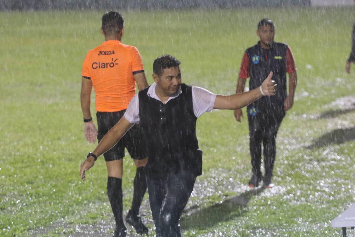 “Chato” Padilla, DT del Lone FC, se quedó con las ganas de conseguir un segundo ascenso seguido, luego de que en el Clausura 2021 ascendiera con el Victoria de La Ceiba.