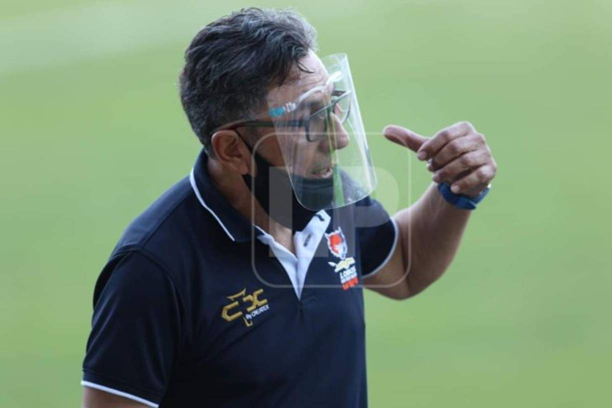 Salomón Nazar, entrenador de la UPN.