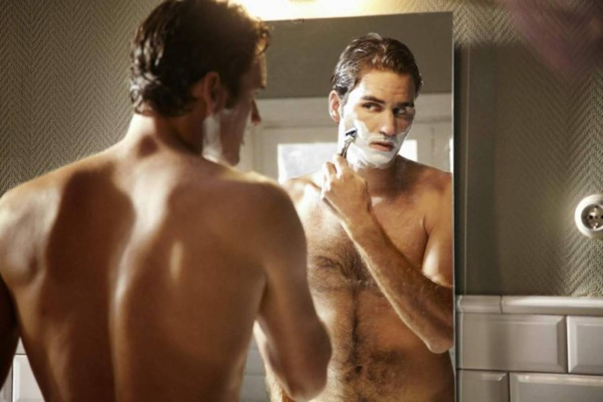 El suizo es auspiciado por varias marcas. Las más importantes son Nike y Wilson. Ambos sponsors trabajan con el suizo desde 1995.