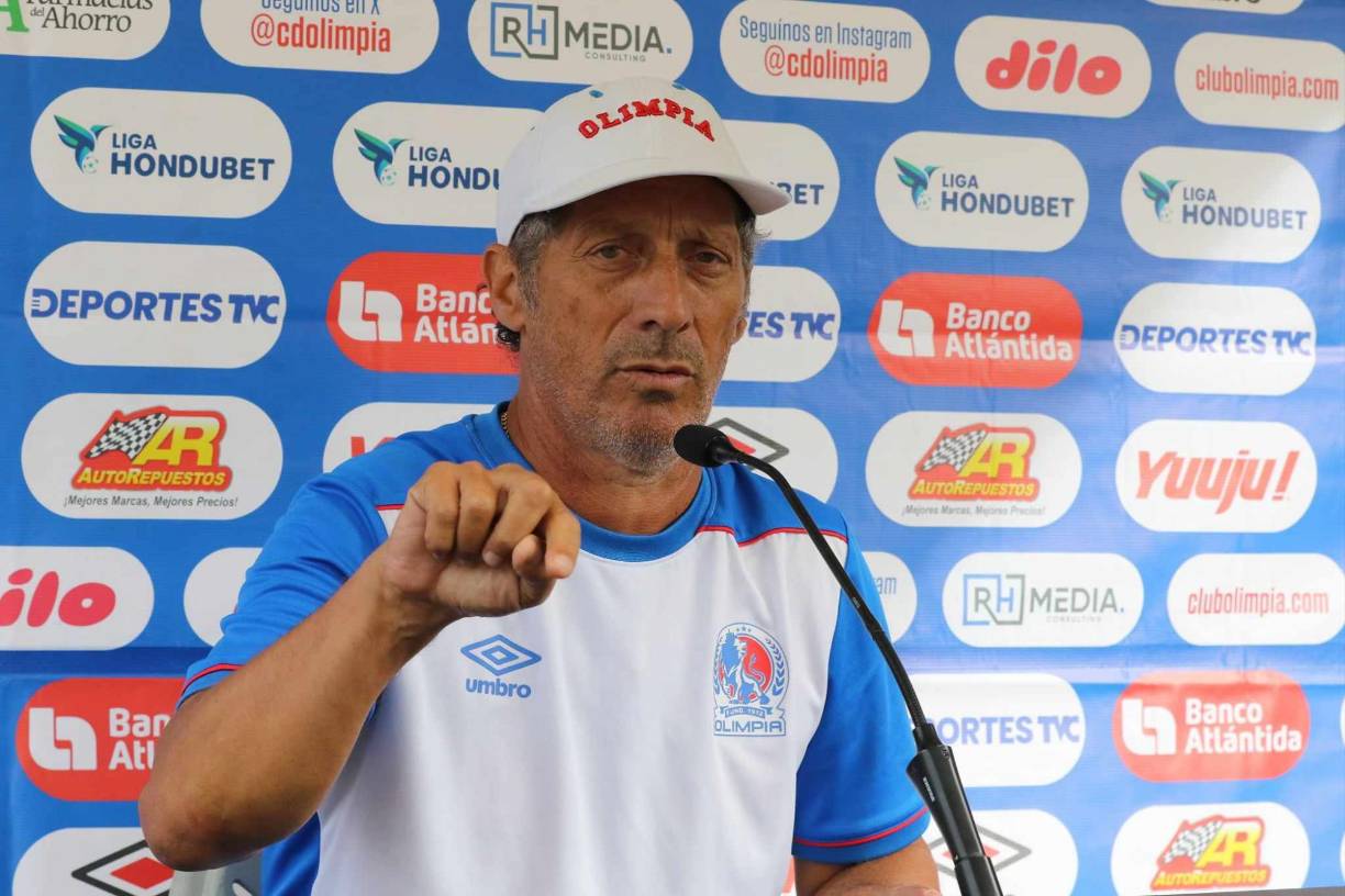 Este martes, Pedro Troglio compareció en rueda de prensa y explicó los detalles de su expulsión ante Victoria: “Que el árbitro me niegue en la cara que me insultó”, señaló.