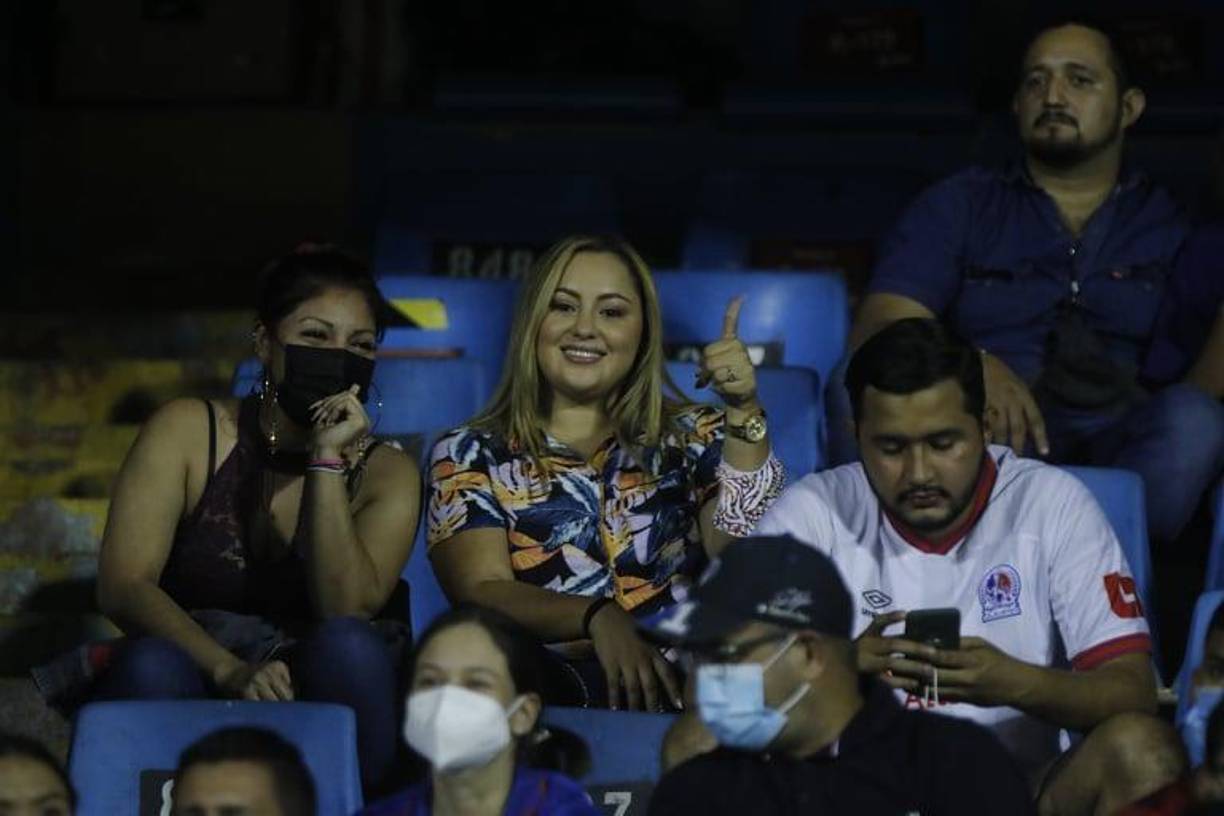 Estas chicas saludaron el lente de Diario LA PRENSA.