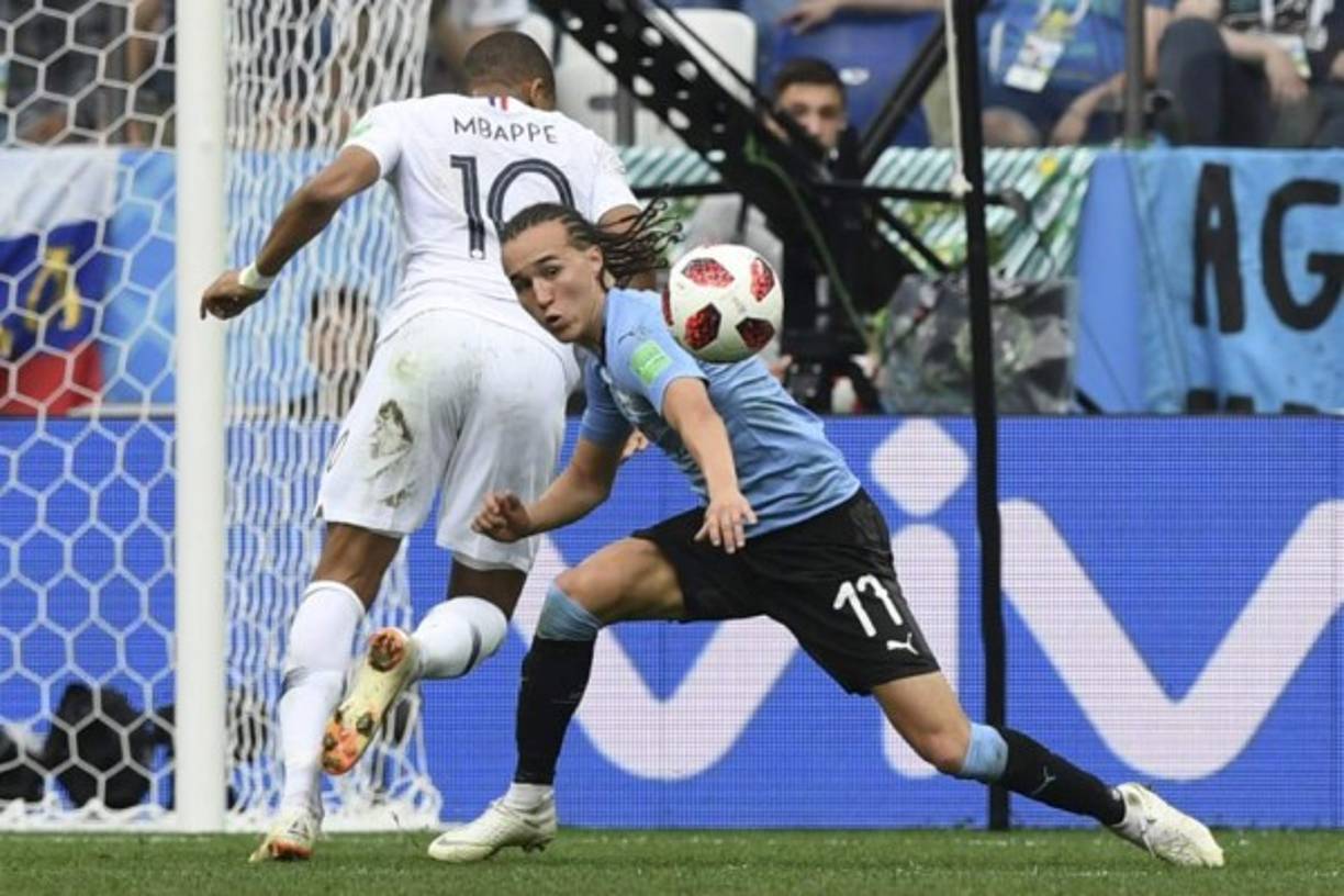 Según Calciomercato, la Roma y el Galatasaray están interesados en hacerse con los servicios de Diego Laxalt, centrocampista uruguayo del Génova.