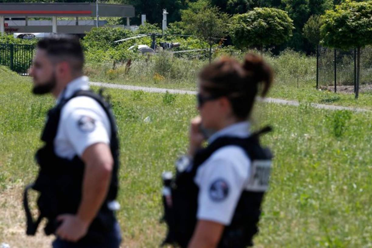 El aparato fue abandonado a 60 kilómetros de la cárcel, donde los esperaba un cuarto cómplice a bordo de un coche.
