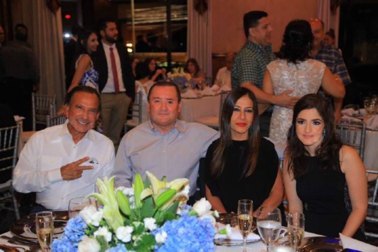 John Rovelo, Ernesto Diek, Ana Salgado y Alejandra Diek.