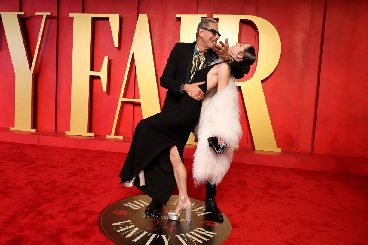 Jeff Goldblum y Emilie Livingston 