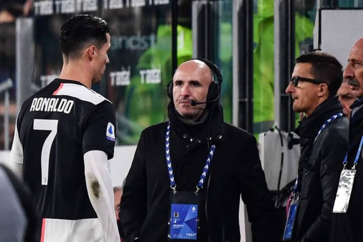 Cristiano se mostró enfadado por el cambio y se metió directamente al vestuario.