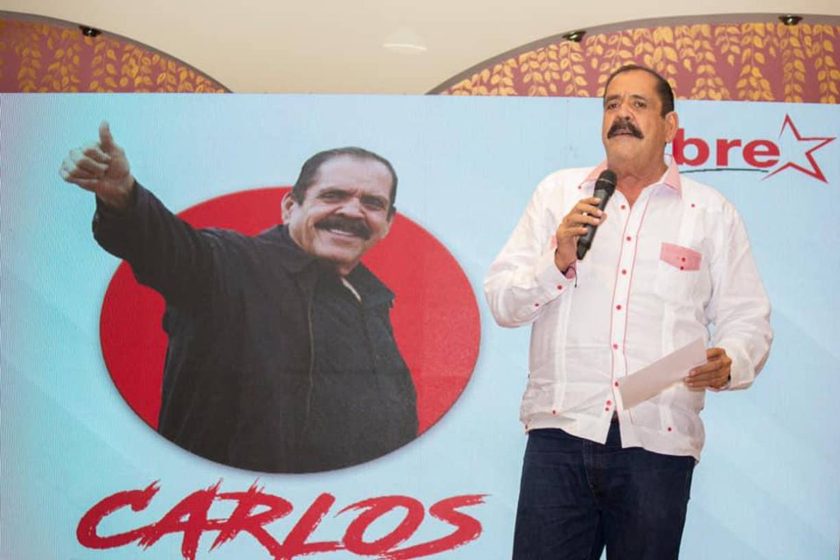 Cuando Zelaya tenía 17 años, fue acusado por la entonces Dirección de Investigación Nacional (DIN) como supuesto cómplice en la muerte de dos personas en el interior de su vehículo. Estuvo preso dos años en la cárcel de Támara. 