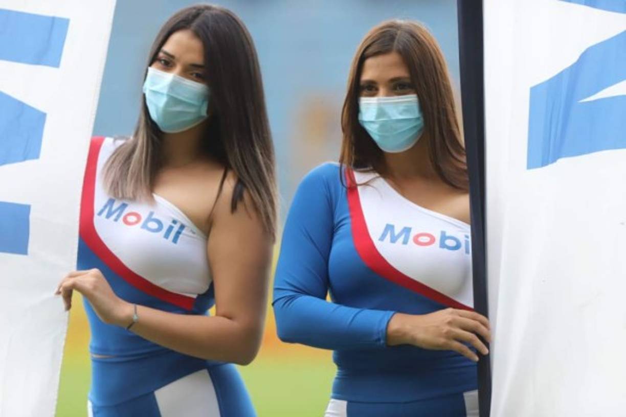 Estas dos hermosas edecanes robaron suspiros en el duelo Real España vs Real Sociedad correspondiente a la cuarta jornada de la Liga Nacional.