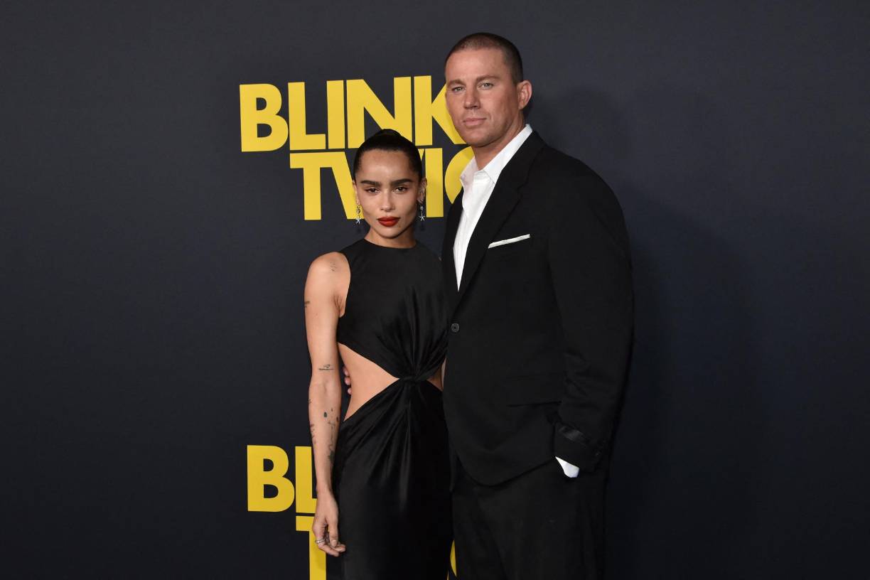 Zoë Kravitz y su prometido Channing Tatum hicieron su debut como pareja en la alfombra roja. Los famosos se dejaron ver en el estreno en Los Ángeles, California de “Blink Twice”, que él protagoniza y que también es la primera película como director de Kravitz. Ambos se conocieron mientras trabajaban en la película.
