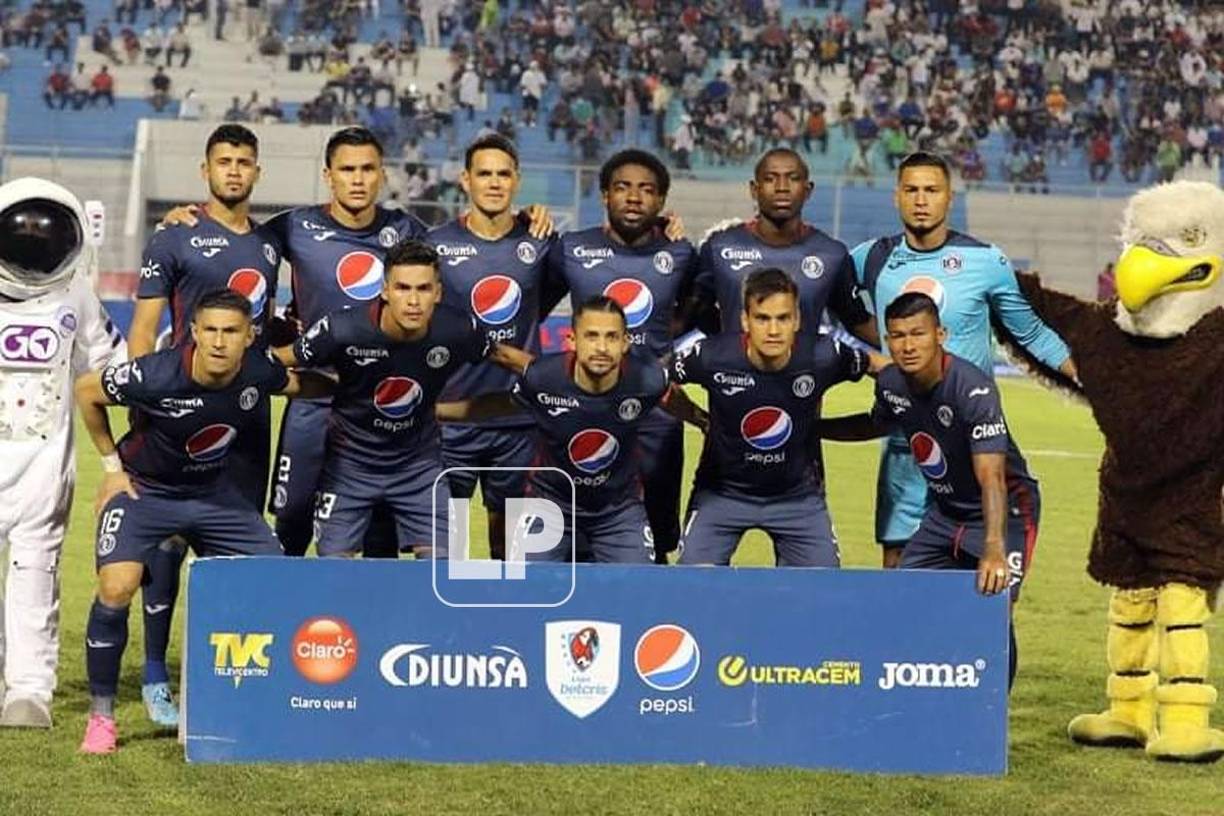 El primer 11 oficial que mandó ‘La Tota‘ Medina en su debut con el Motagua.