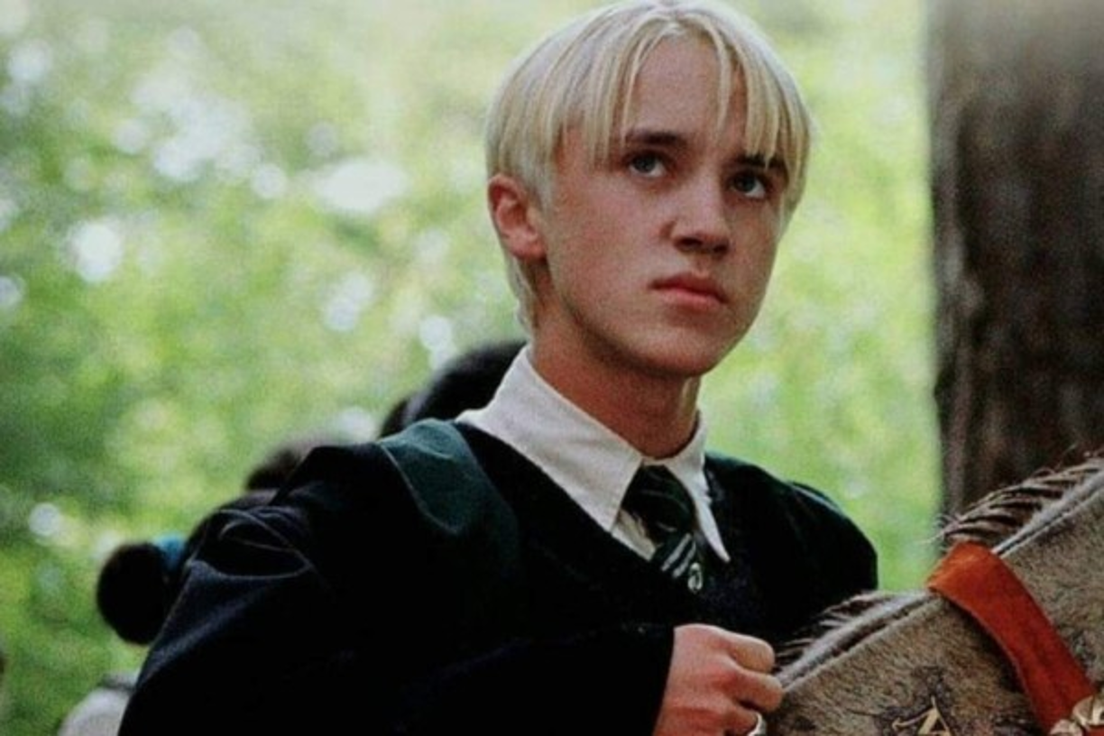 El actor apareció en las ocho películas siempre teniendo un papel secundario.