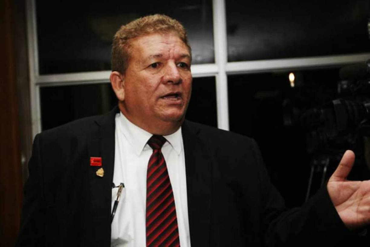 “La ausencia en Honduras de nuestro representado, el expresidente Juan Orlando Hernández Alvarado, ha sido aprovechada por funcionarios y líderes políticos, sobre todo por las nuevas autoridades del Gobierno, para culpar de todos sus múltiples desaciertos y errores cometidos en los últimos meses”, describe el comunicado de la defensa de Juan Orlando Hernández. 