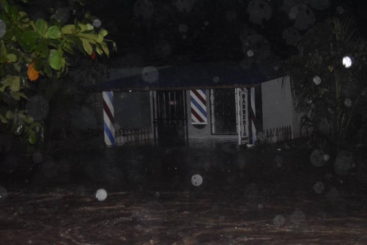 Las autoridades instan a la población a seguir las recomendaciones oficiales y mantenerse en lugares seguros mientras persista la amenaza.