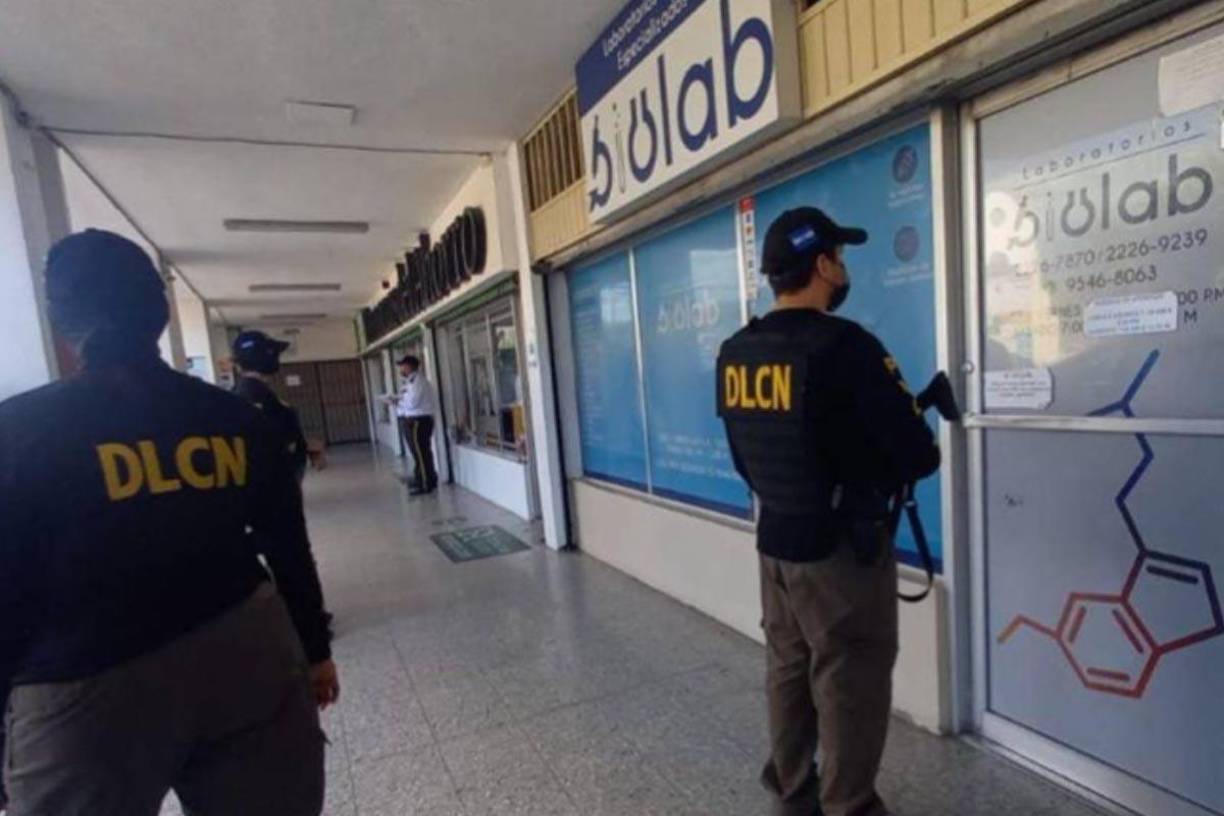 Un laboratorio clínico que supuestamente estaba elaborando droga sintética fue intervenido este jueves en la colonia Loarque de Tegucigalpa.