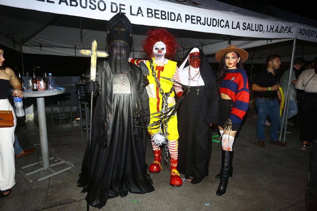 Dominic Aguilera, Enoc Mejía, David García y Josselyn Betancourt