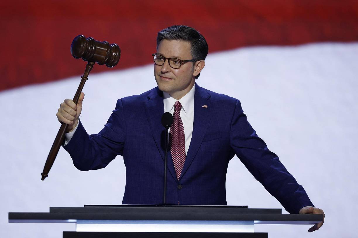 El presidente de la cámara de representantes de Estados Unidos, Mike Johnson, durante la convención este lunes.
