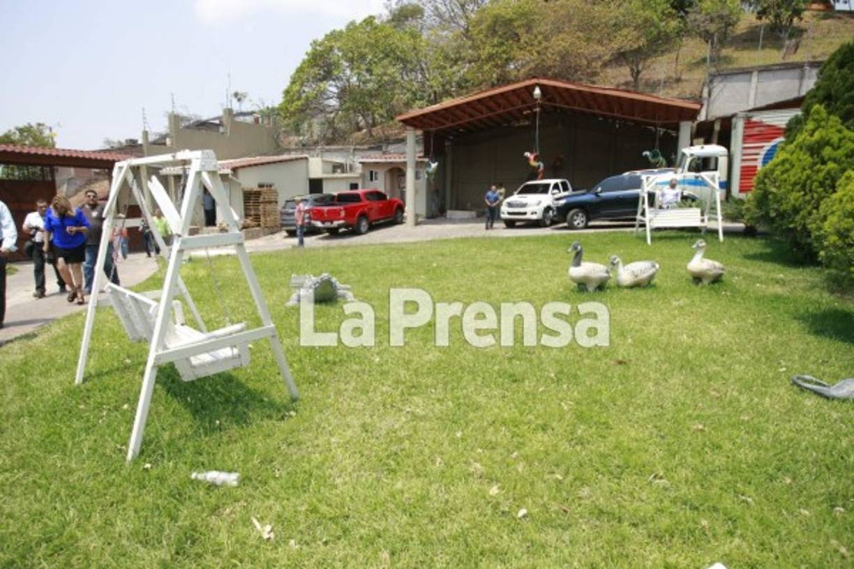 Pepe Lobo dijo que esa vivienda a nombre de Rosa Elena fue terminada de pagar en el año 2004.